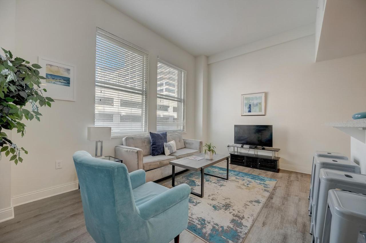 Апартаменти Frontdesk Penn Street Tower Apts Downtown Indy Індіанаполіс Екстер'єр фото